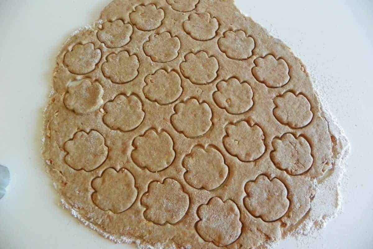 paw print cookie cutter